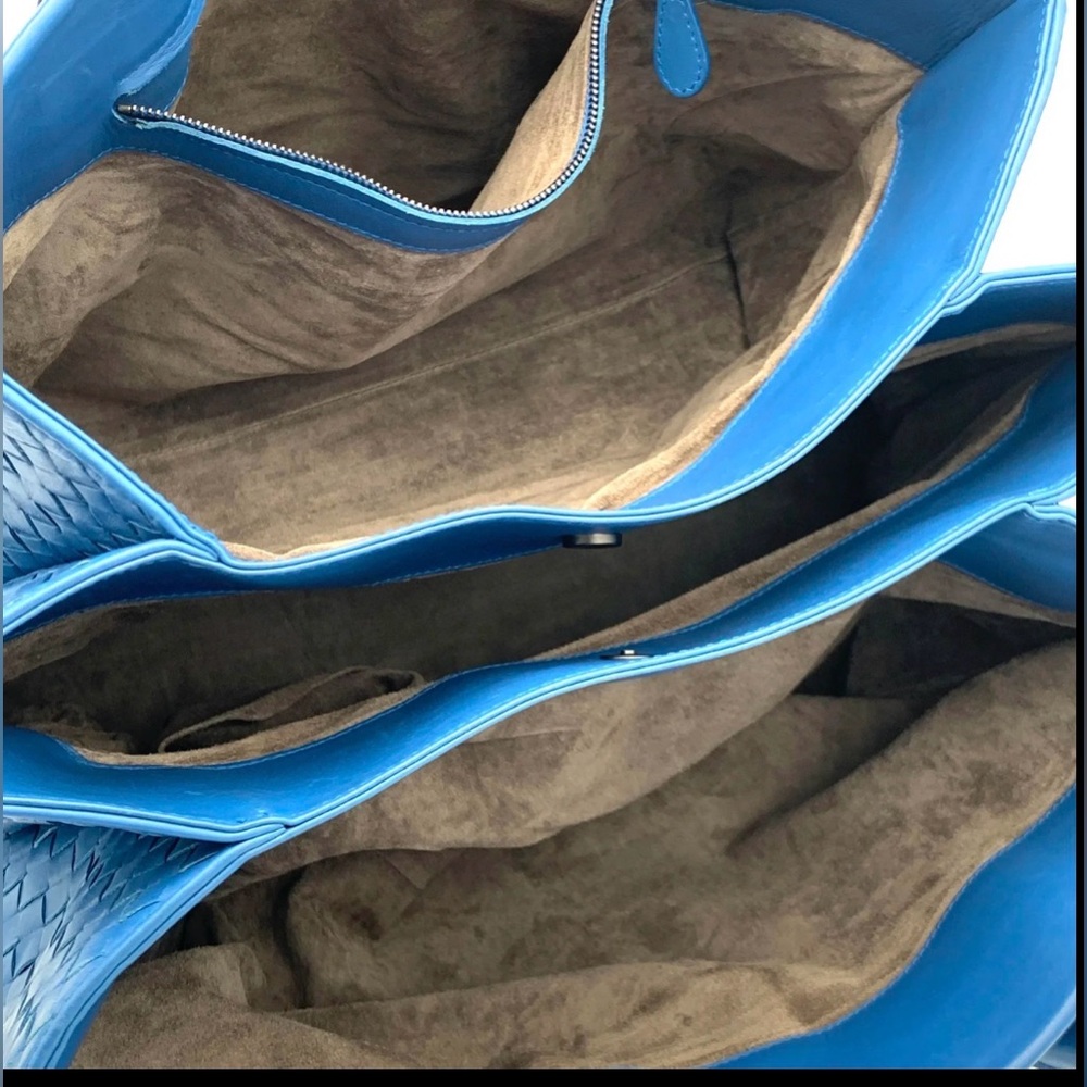 Bottega Veneta Blue Intrecciato Tote medium - Picture 6 of 9
